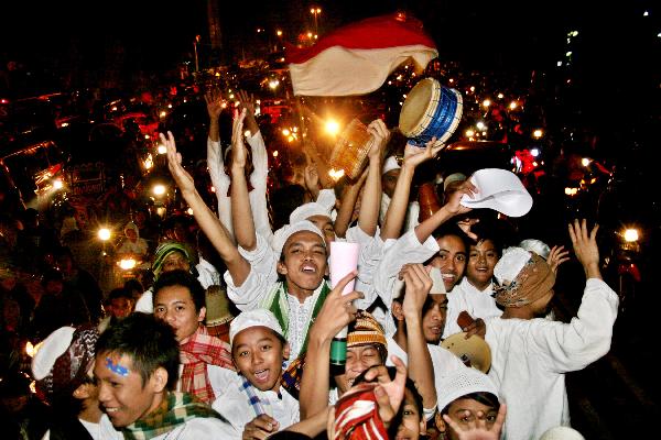 Berkeliling dan Ikut Takbiran